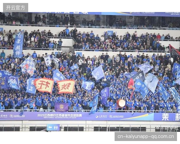 联赛扩展新格局：每周五比赛开启观众热潮